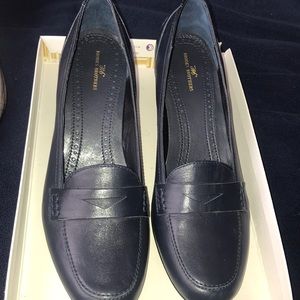 Brooks Brothers women’s high heel loafers - navy